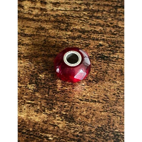 Trollbeads Red Faceted Geometric Beads - Picture 5 of 5